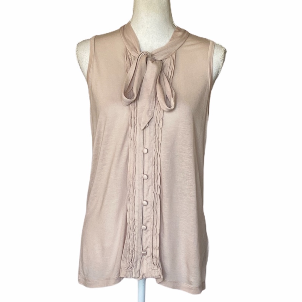 Hinge nude sleeveless top with neck tie
